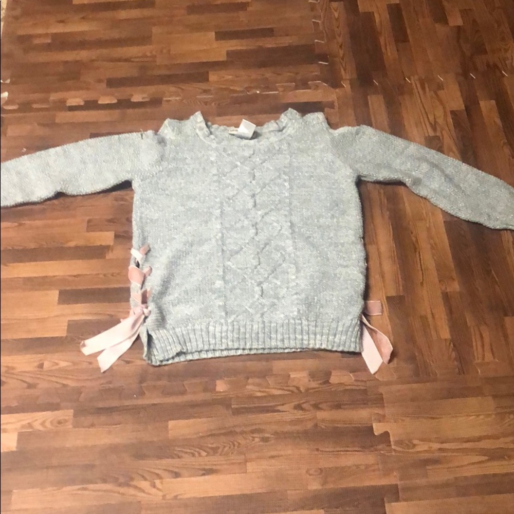 Gray sweater